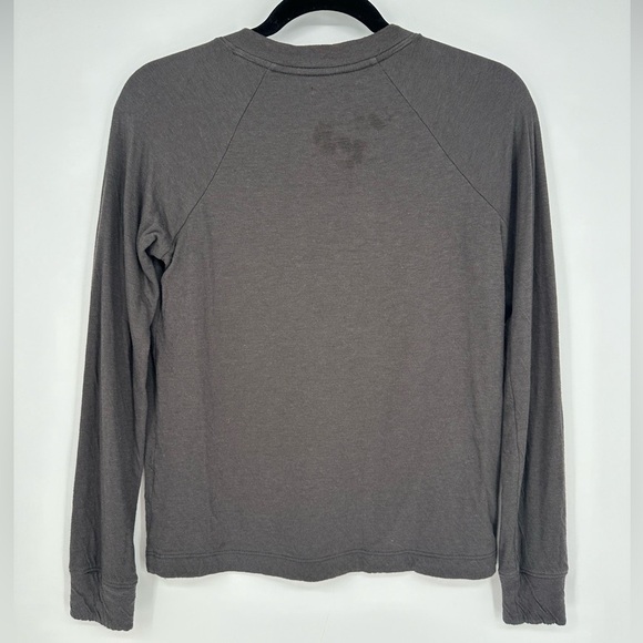 Faherty Cloud Henley in Washed Black Grey - Picture 5 of 5